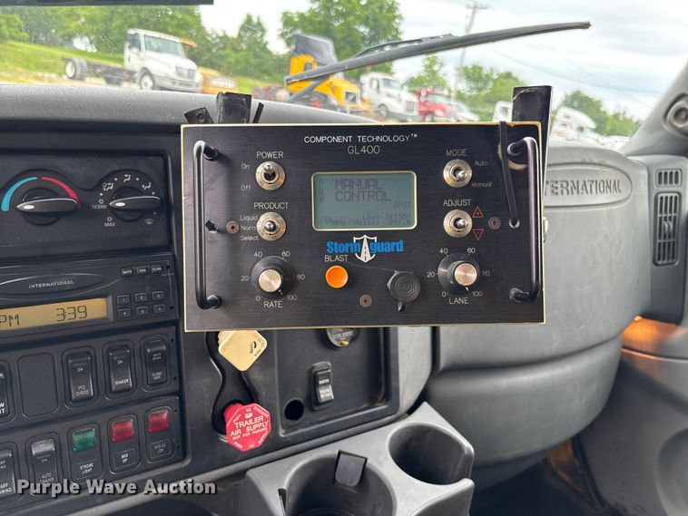 image for item FC5846 2006 International 7400 dump truck