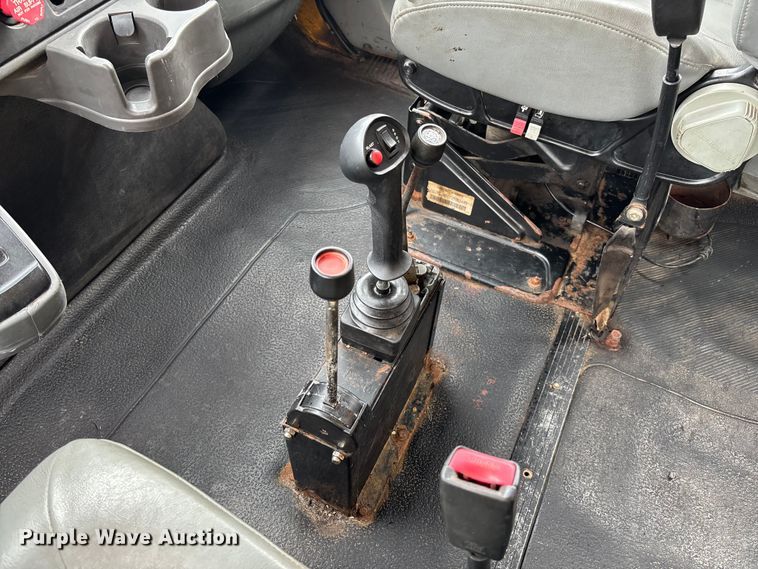 image for item FC5846 2006 International 7400 dump truck
