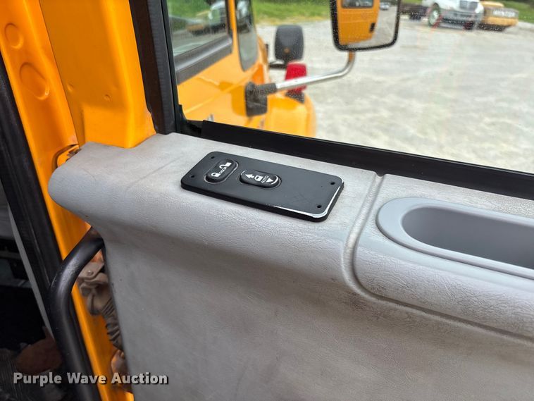 image for item FC5846 2006 International 7400 dump truck