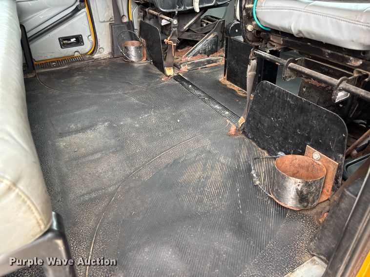 image for item FC5846 2006 International 7400 dump truck