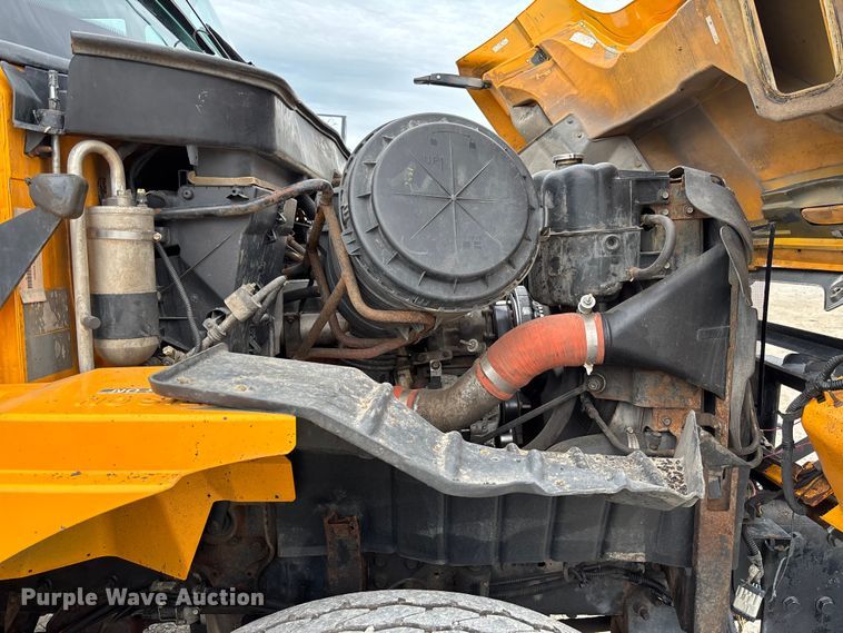 image for item FC5846 2006 International 7400 dump truck