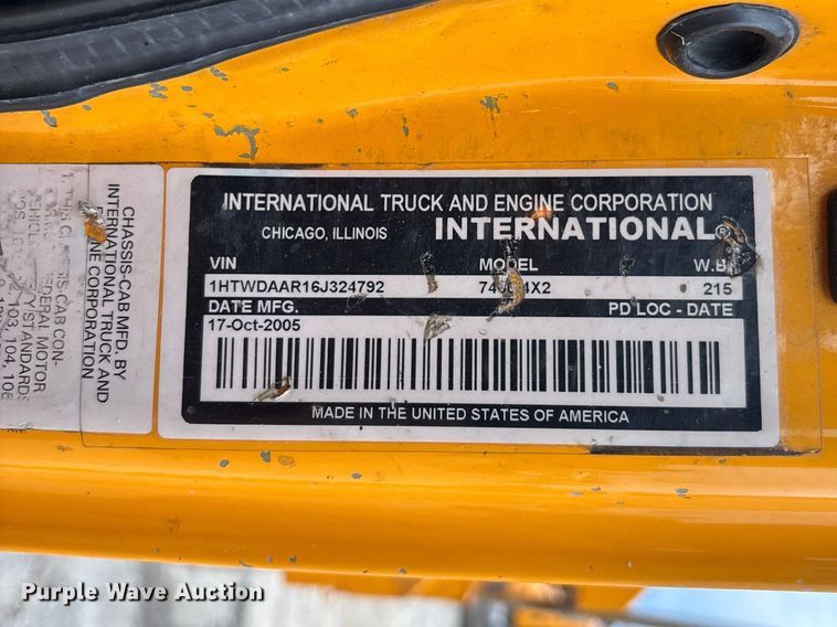 image for item FC5846 2006 International 7400 dump truck