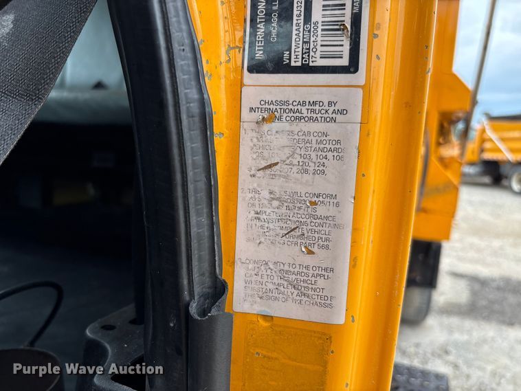 image for item FC5846 2006 International 7400 dump truck