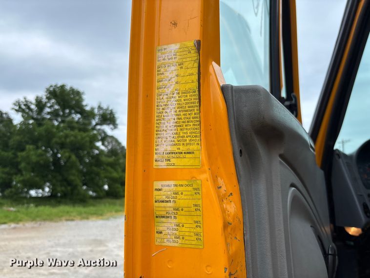 image for item FC5846 2006 International 7400 dump truck