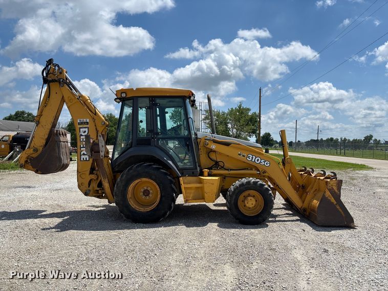 image for item FC5857 2003 John Deere 310SG backhoe