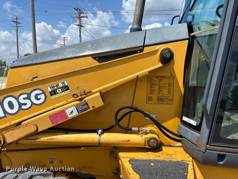 image for item FC5857 2003 John Deere 310SG backhoe