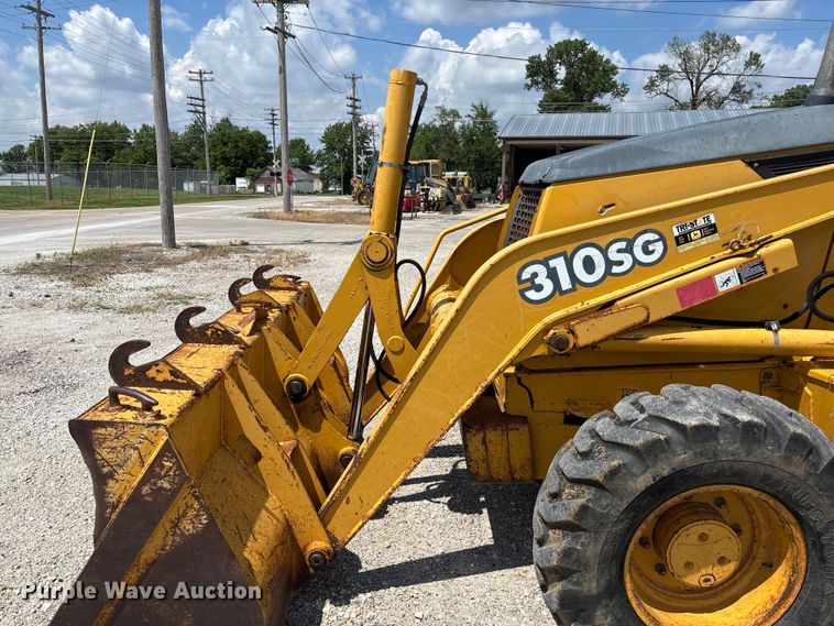 image for item FC5857 2003 John Deere 310SG backhoe