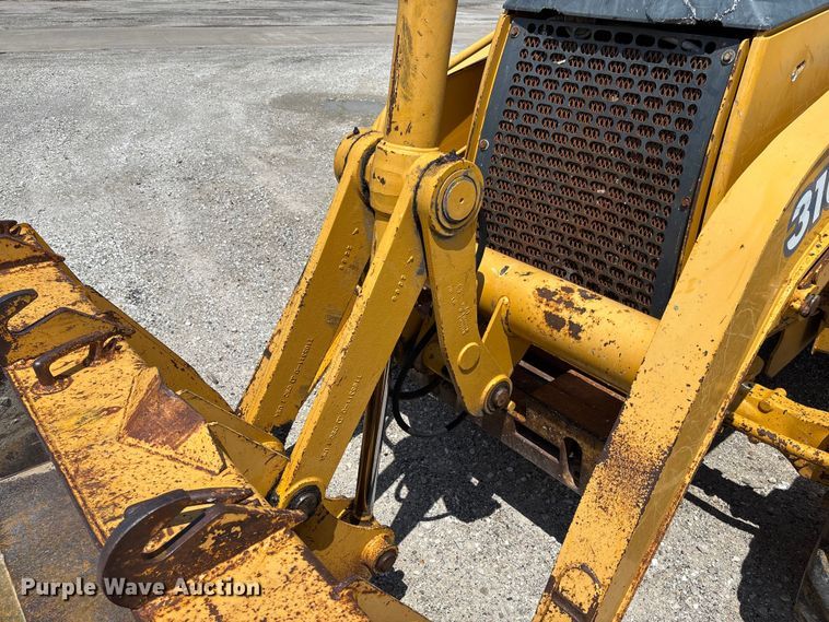image for item FC5857 2003 John Deere 310SG backhoe