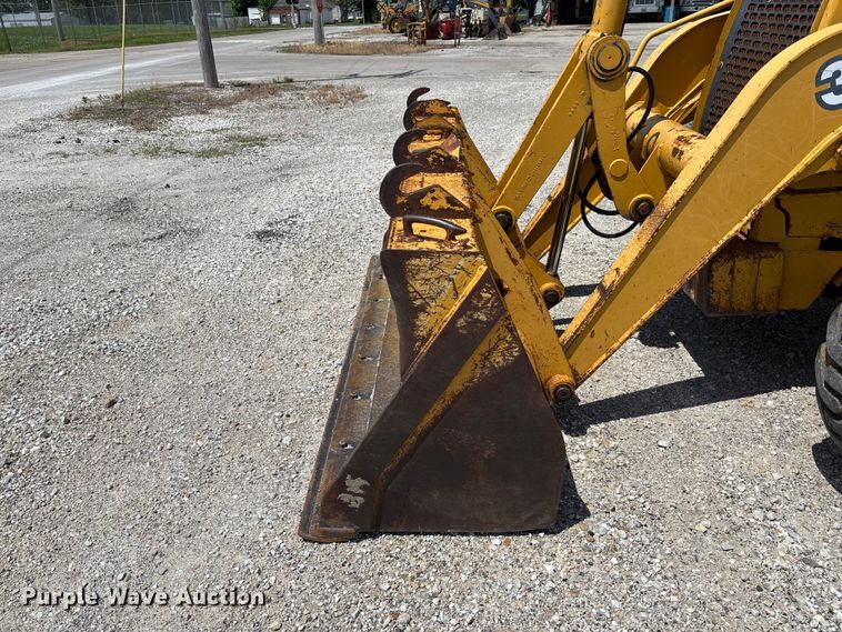 image for item FC5857 2003 John Deere 310SG backhoe