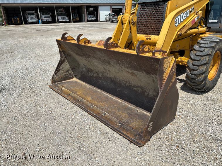 image for item FC5857 2003 John Deere 310SG backhoe
