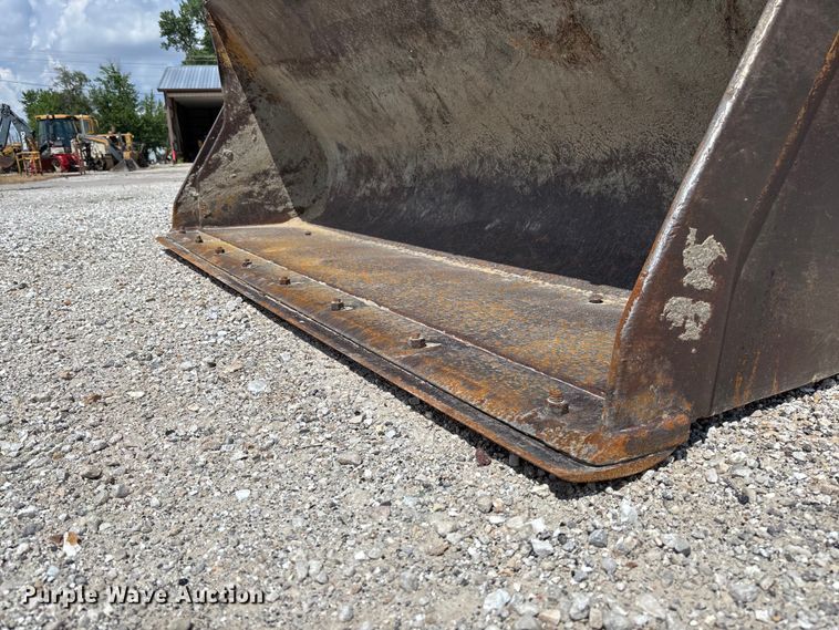 image for item FC5857 2003 John Deere 310SG backhoe