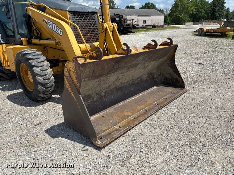 image for item FC5857 2003 John Deere 310SG backhoe