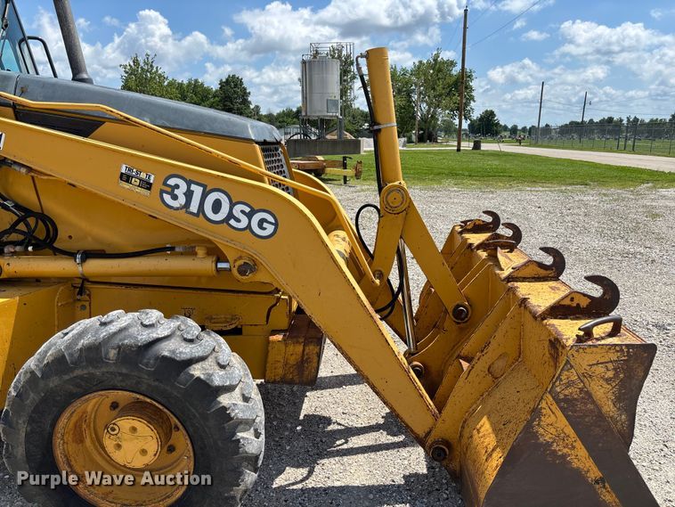 image for item FC5857 2003 John Deere 310SG backhoe