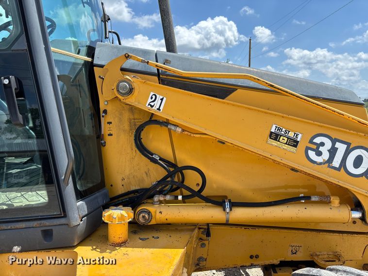 image for item FC5857 2003 John Deere 310SG backhoe