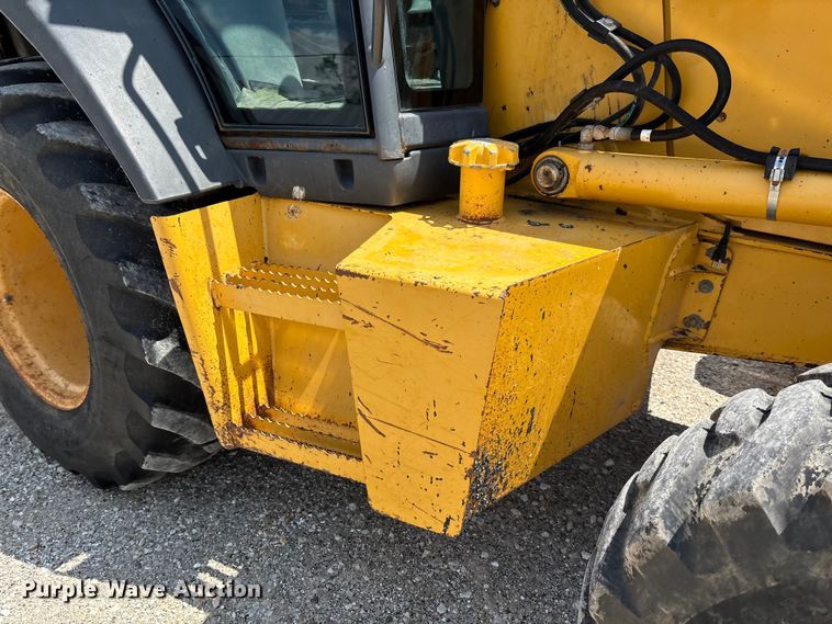 image for item FC5857 2003 John Deere 310SG backhoe