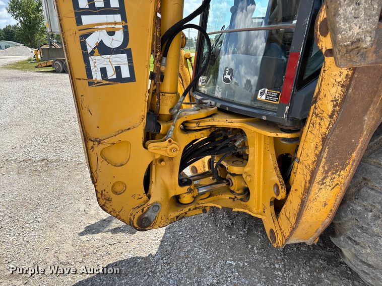 image for item FC5857 2003 John Deere 310SG backhoe