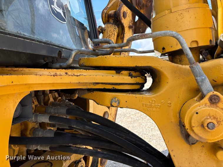 image for item FC5857 2003 John Deere 310SG backhoe