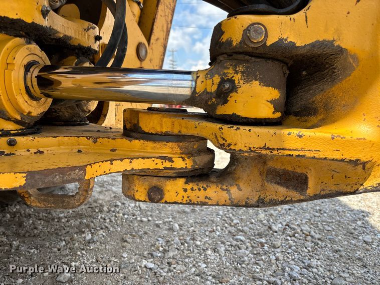 image for item FC5857 2003 John Deere 310SG backhoe