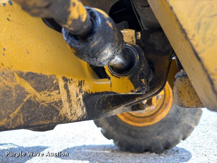 image for item FC5857 2003 John Deere 310SG backhoe