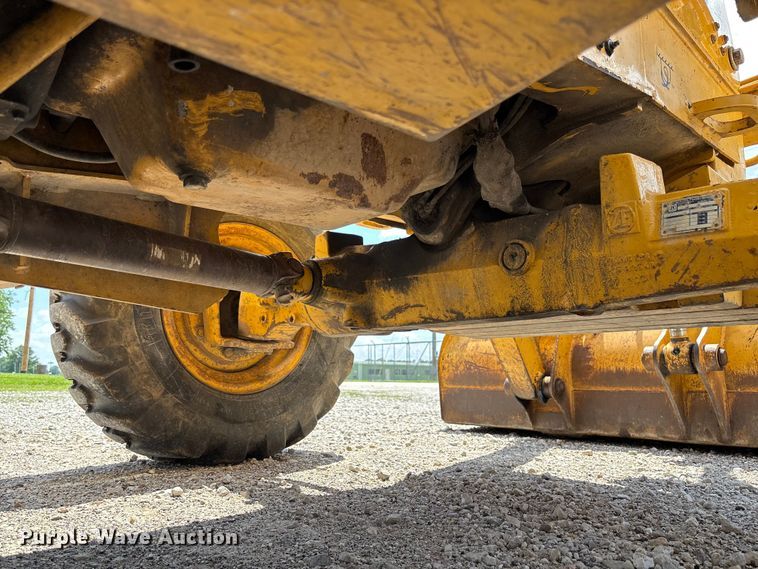 image for item FC5857 2003 John Deere 310SG backhoe