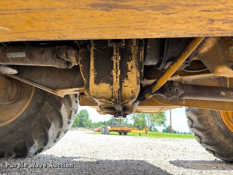 image for item FC5857 2003 John Deere 310SG backhoe