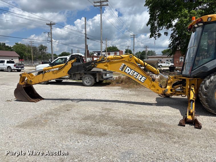 image for item FC5857 2003 John Deere 310SG backhoe