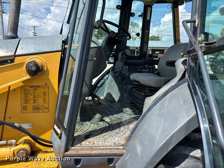 image for item FC5857 2003 John Deere 310SG backhoe