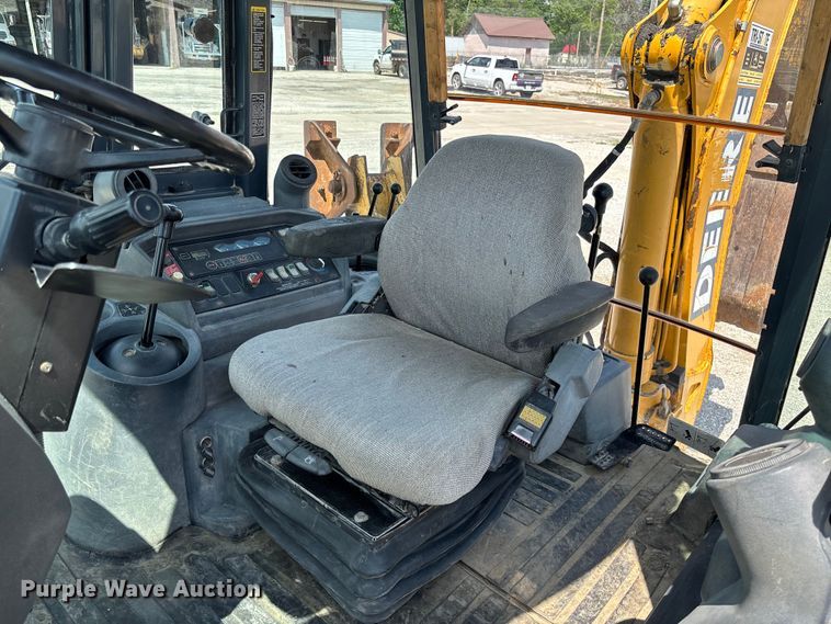 image for item FC5857 2003 John Deere 310SG backhoe