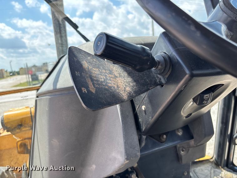 image for item FC5857 2003 John Deere 310SG backhoe