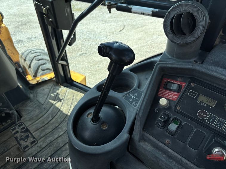 image for item FC5857 2003 John Deere 310SG backhoe