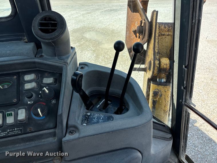 image for item FC5857 2003 John Deere 310SG backhoe
