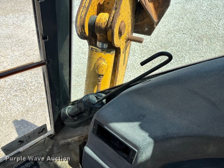image for item FC5857 2003 John Deere 310SG backhoe
