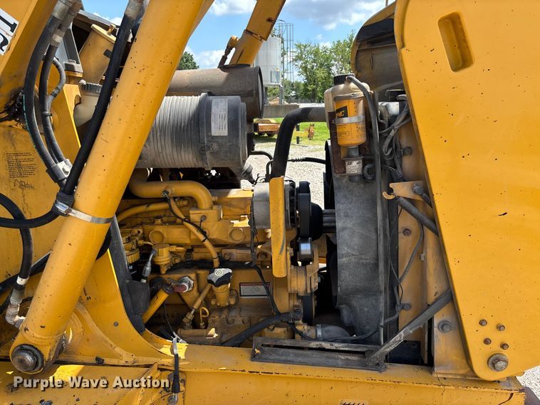 image for item FC5857 2003 John Deere 310SG backhoe
