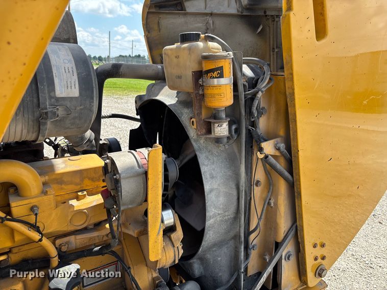 image for item FC5857 2003 John Deere 310SG backhoe