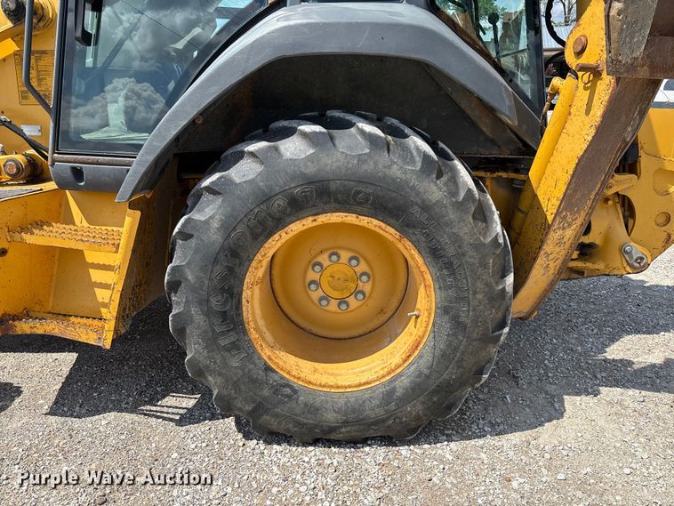 image for item FC5857 2003 John Deere 310SG backhoe