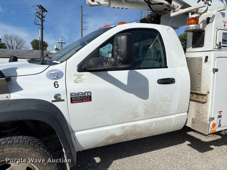 image for item FC5860 2009 Dodge Ram 5500 bucket truck