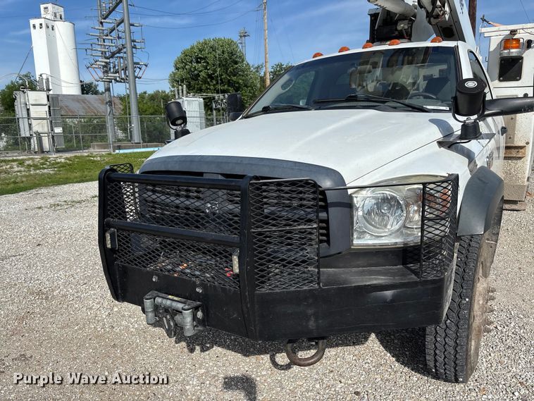 image for item FC5860 2009 Dodge Ram 5500 bucket truck