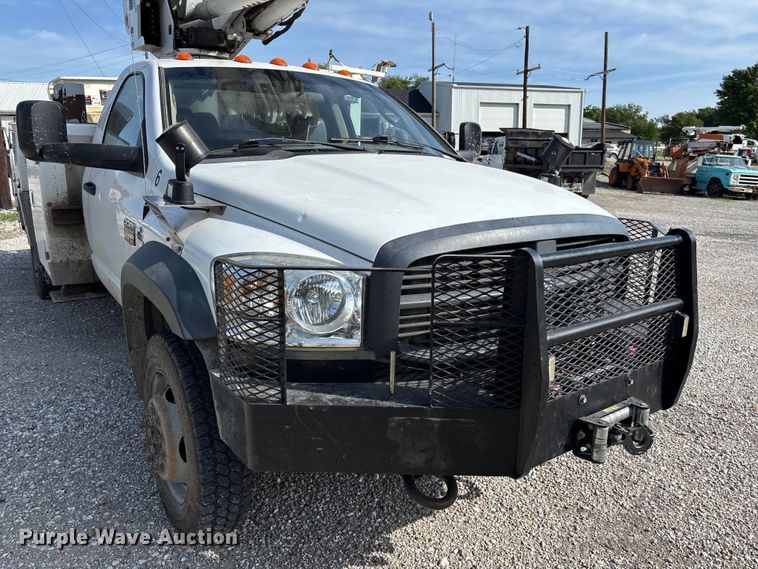 image for item FC5860 2009 Dodge Ram 5500 bucket truck