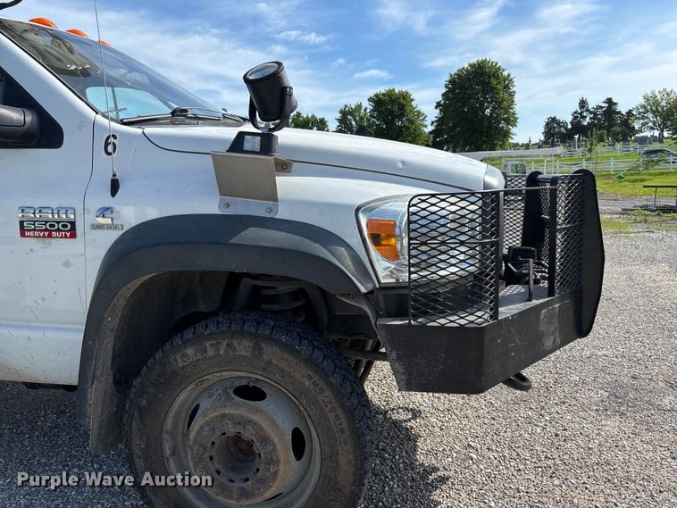 image for item FC5860 2009 Dodge Ram 5500 bucket truck