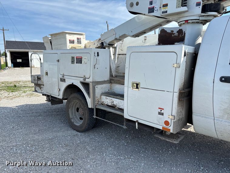 image for item FC5860 2009 Dodge Ram 5500 bucket truck