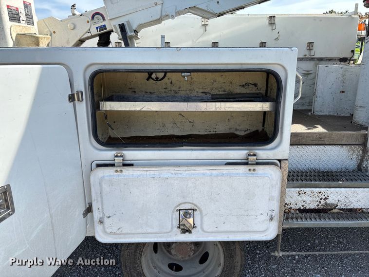 image for item FC5860 2009 Dodge Ram 5500 bucket truck