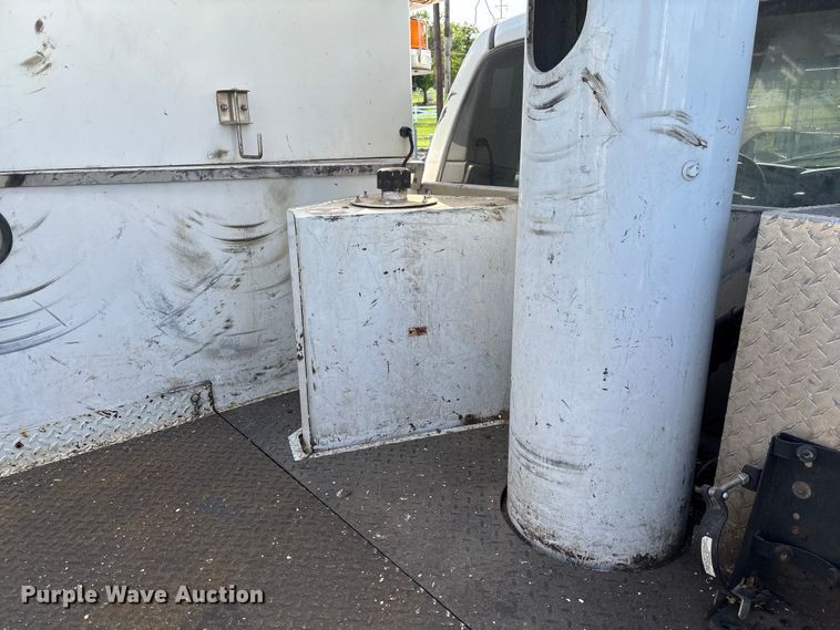 image for item FC5860 2009 Dodge Ram 5500 bucket truck