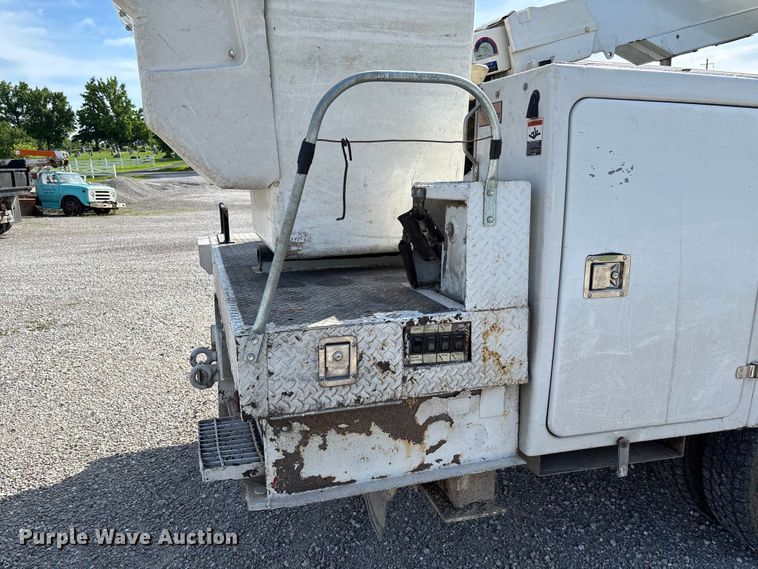 image for item FC5860 2009 Dodge Ram 5500 bucket truck