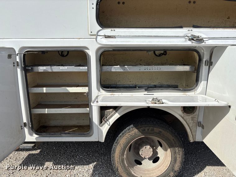 image for item FC5860 2009 Dodge Ram 5500 bucket truck