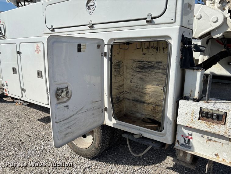 image for item FC5860 2009 Dodge Ram 5500 bucket truck