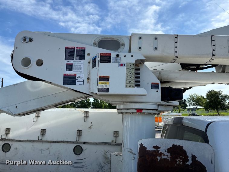 image for item FC5860 2009 Dodge Ram 5500 bucket truck