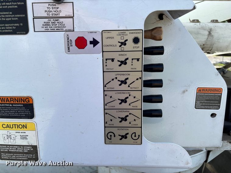 image for item FC5860 2009 Dodge Ram 5500 bucket truck