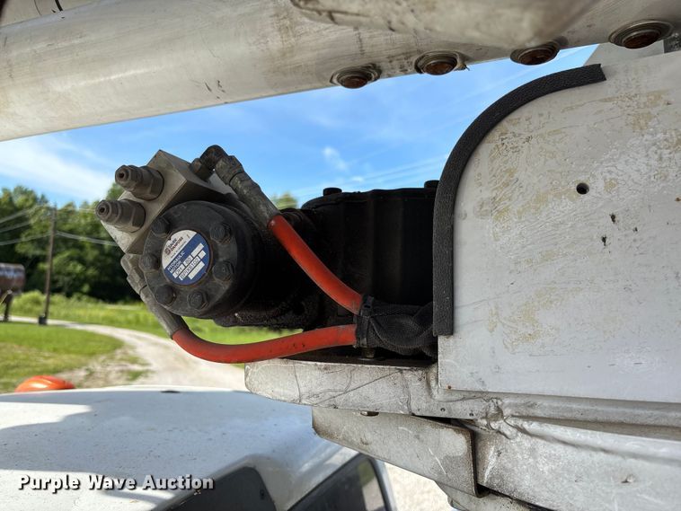 image for item FC5860 2009 Dodge Ram 5500 bucket truck