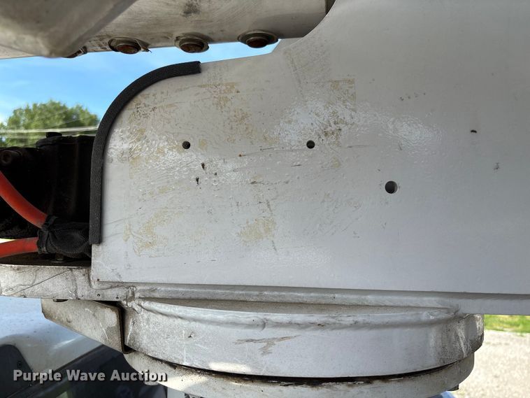 image for item FC5860 2009 Dodge Ram 5500 bucket truck