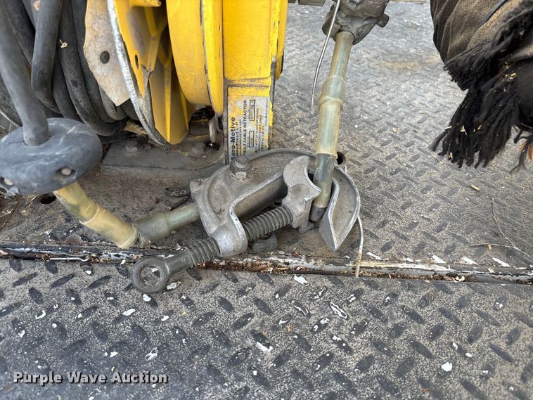 image for item FC5860 2009 Dodge Ram 5500 bucket truck